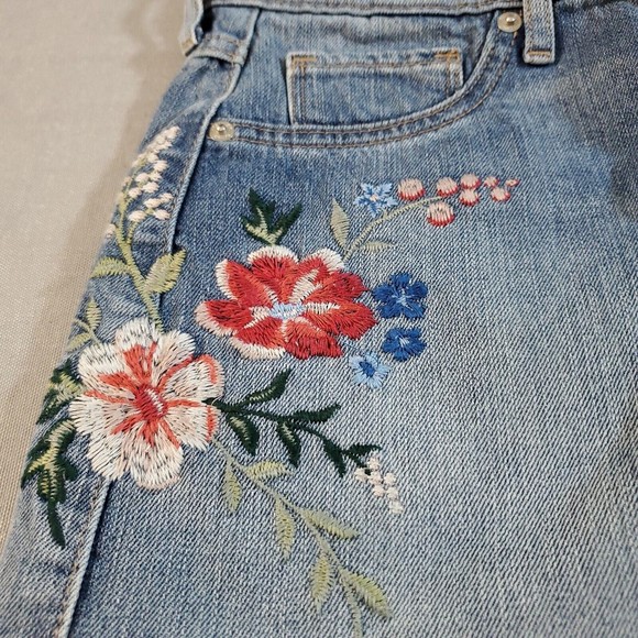 Express Mini Jean Skirt Frayed Hem Embroidered Floral Denim Super Short Size 0 - Picture 5 of 12